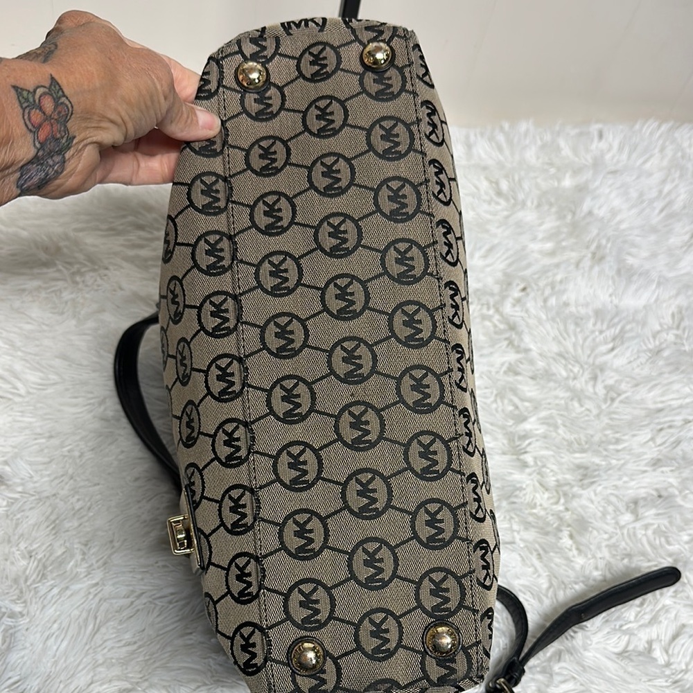 Michael Kors Black and Tan Tote Bag with Dustbag - Picture 6 of 16
